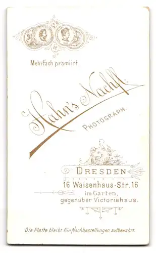Fotografie Hahns Nachf., Dresden, Waisenhaus Str. 16, Mann mit grossem Schnurrbart
