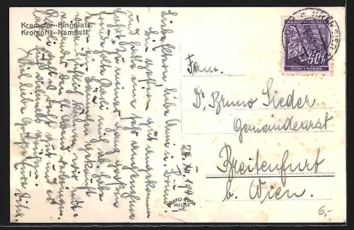 AK Kromeriz, Strassenpartie mit Denkmal und Brunnen