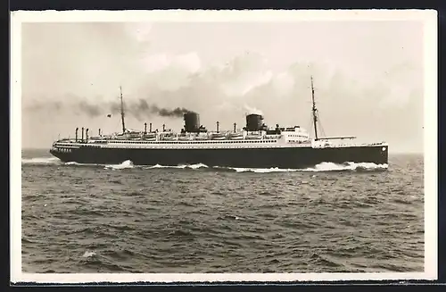 AK Passagierschiff Columbus des Norddeutschen Lloyds in voller Fahrt