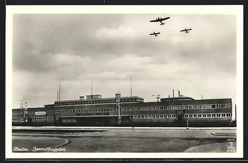 AK Berlin, Zentralflughafen mit Flugzeugen