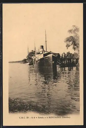 AK Kontaour, Dampfer S/S Sandu am Hafen
