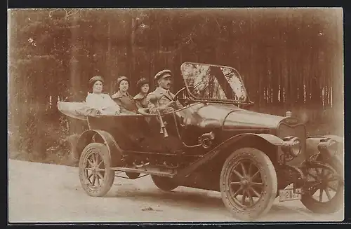 Foto-AK Auto NAW Sperber (191 ), Drei Damen werden mit offenem Verdeck chauffiert
