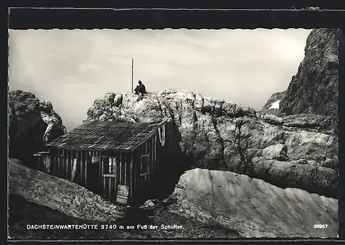 AK Dachsteinwartehütte, Berghütte am Fuss der Schulter