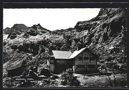 AK Wödlhütte, Berghütte am Bergrand