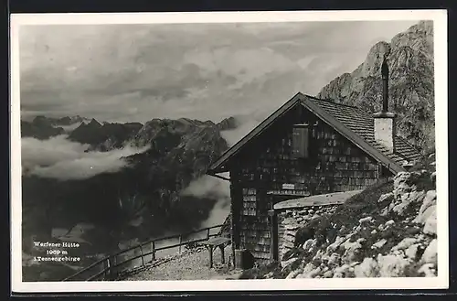 AK Werfener Hütte, Blick von der Berghütte auf Gebirge