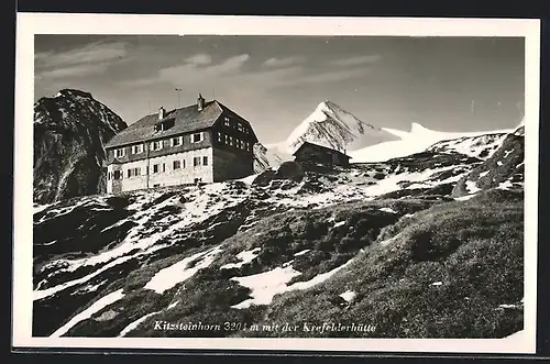 AK Kitzsteinhorn mit der Krefelderhütte, Blick den Hang hinauf zur Berghütte