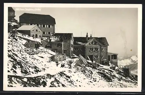 AK Kaiser Franz Josef-Haus, Berghütte am Fusse des Grossglockner, Winteransicht