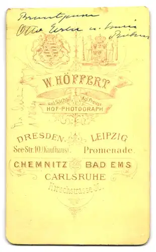 Fotografie W. Höffert, Dresden, See-Strasse 10, Bürgerliches Paar mit Sessel