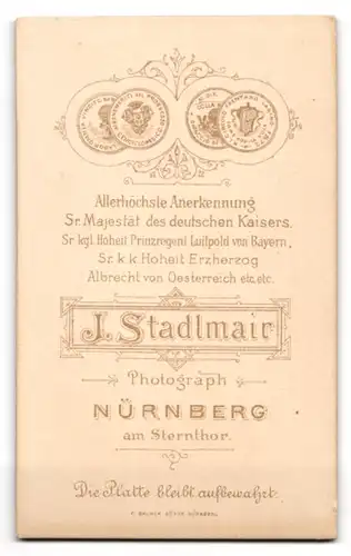 Fotografie J. Stadlmair, Nürnberg, Bürgerlicher Herr im Anzug mit Schnurrbart