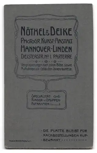 Fotografie Nöthel & Deike, Hannover-Linden, Deisterstr. 1, Junger Herr im Anzug mit Krawatte