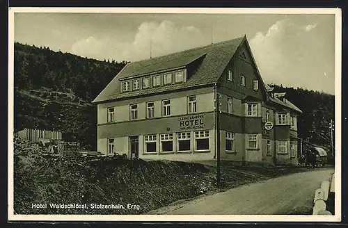 AK Stolzenhain /Erzg., Hotel Waldschlösssl G. Simon mit Strasse