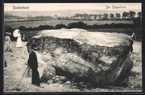 AK Sonderburg, Menschen betrachten den Düppelstein
