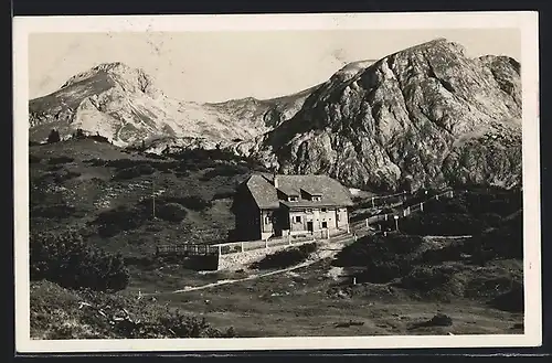 AK Sonnschienhütte am Hochschwab im Sonnenschein