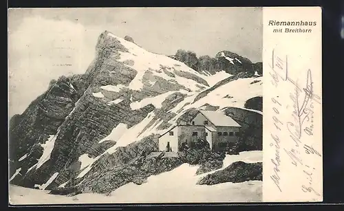 AK Riemannhaus, Berghütte mit Breithorn im Schnee