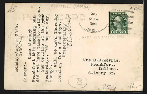 Foto-AK Auto Maxwell (1919 /20), Vier junge Männer fahren aus einer Garage