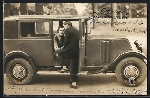 Foto-AK Auto Renault Monasix (1928), Paar im Automobil