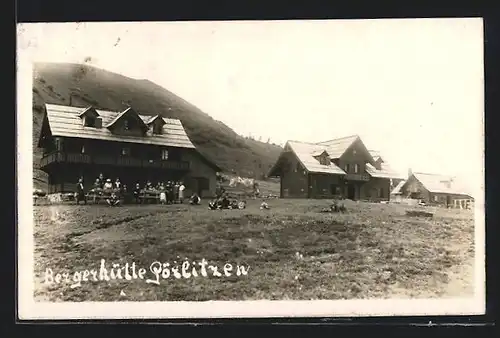 Foto-AK Bergerhütte Görlitzanalpe, Gäste entspannen auf der Wiese