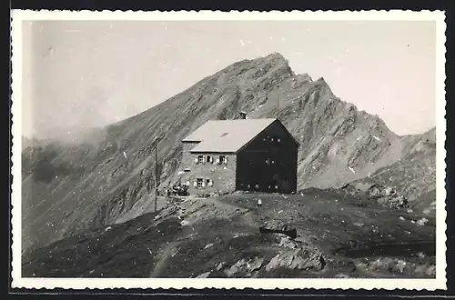 AK Sudetendeutsche Hütte gegen die Bergspitze