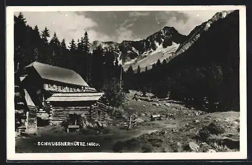 AK Schwussnerhütte mit Bergen