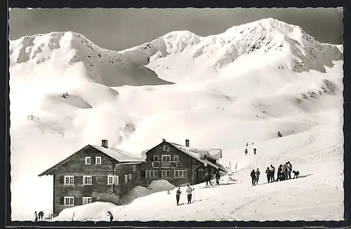 AK Schwarzwasserhütte mit Grünhorn im Kleinwalsertal, der Sektion Schwaben des D. A. V.