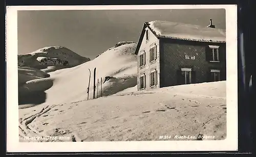 AK Tilisunahütte, Berghütte im Schnee