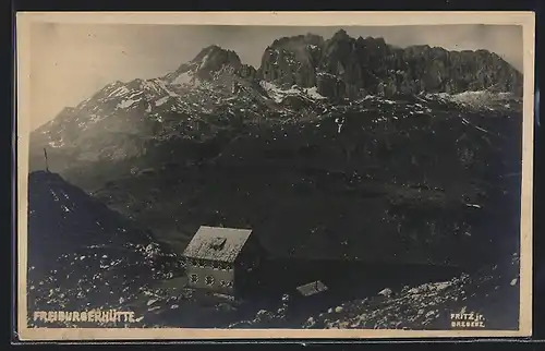 AK Freiburgerhütte, Berghütte mit Panorama