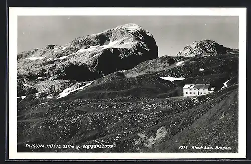 AK Tilisuna Hütte, Ausblick auf die Berghütte mit Weissplatte