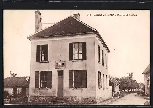 AK Hondevilliers, Mairie et Ecoles