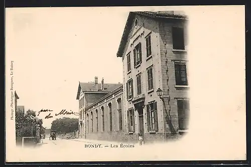 AK Bondy, Les Écoles