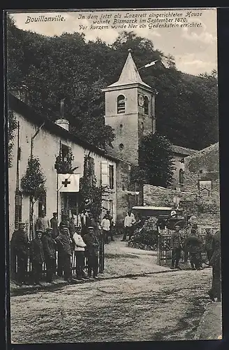 AK Bouillonville, Soldaten in Uniform in Strassenpartie