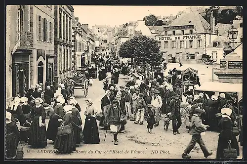 AK Audierne, La Route du Cap et l`Hotel de France