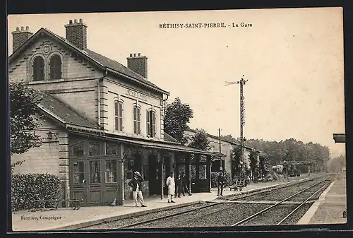 AK Béthisy-Saint-Pierre, La Gare, Bahnhof von der Gleisseite