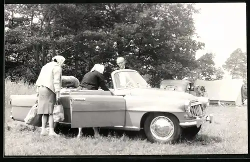 Fotografie Auto Skoda Octavia Cabrio auf dem Campingplatz