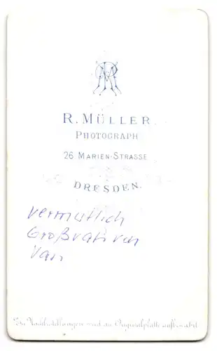 Fotografie R. Müller, Dresden, Marienstr. 26, Bürgerlicher Herr mit Backenbart