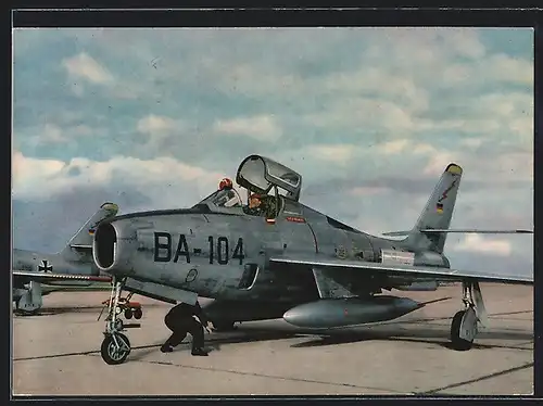 AK Flugzeug F 84 der Bundeswehr vor dem Start