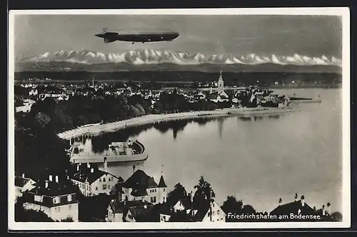 Foto-AK Friedrichshafen mit Zeppelin
