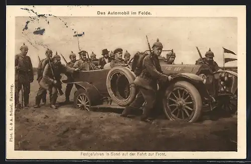 AK Auto Lorraine-Dietrich (191?), Soldaten in Uniform versuchen ein festgefahrenes Armeefahrzeug zu befreien