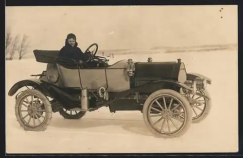 Foto-AK Auto Overland (1912), Winterfahrt durch den Schnee