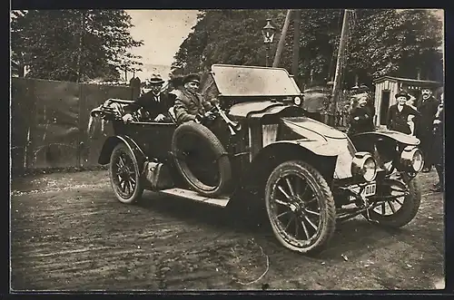 Foto-AK Auto Clement-Bayard (1910), Wagen mit Reservereifen