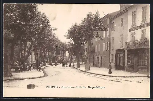 AK Trets, Boulevard de la République