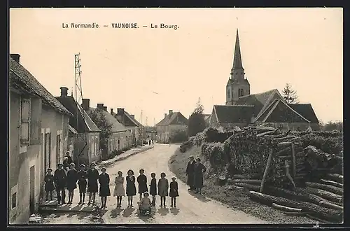AK Vaunoise, La Normandie, Le Bourg