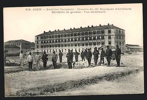 AK Agen, Quartier Toussaint, Caserne du 18e Régiment d`Artillerie, Bàtiment de gauche, Vue extérieure