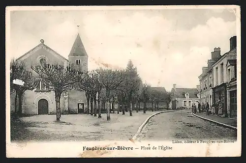 AK Fougeres-sur-Bievre, Place de l`Eglise