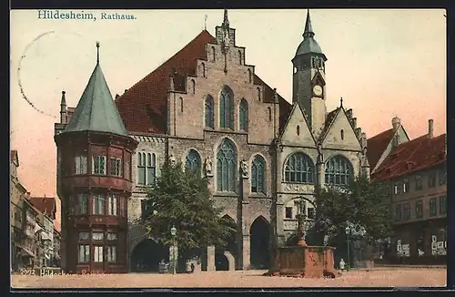 AK Hildesheim, am Brunnen vor dem Rathaus