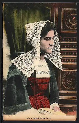 AK Jeune Fille de Baud, Junge Frau in Tracht der Bretagne