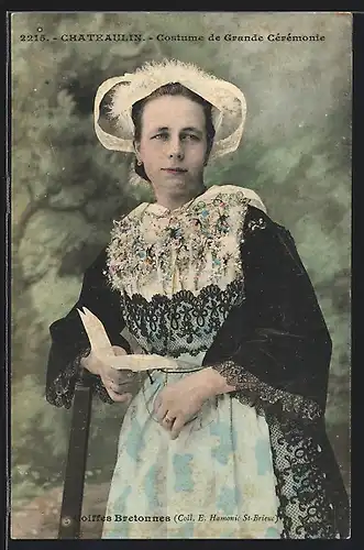 AK Chateaulin, Costume de Grande Ceremonie, Frau im Spitzenkleid mit Haube