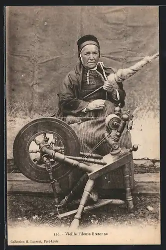 AK Bretagne, Vieille Fileuse Bretonne