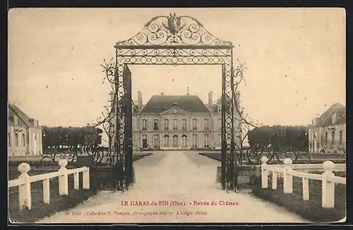 AK Le Harras-du-Pin, Entrée du Château