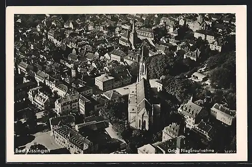 AK Bad Kissingen, Ortsansicht mit Kirche vom Flugzeug aus