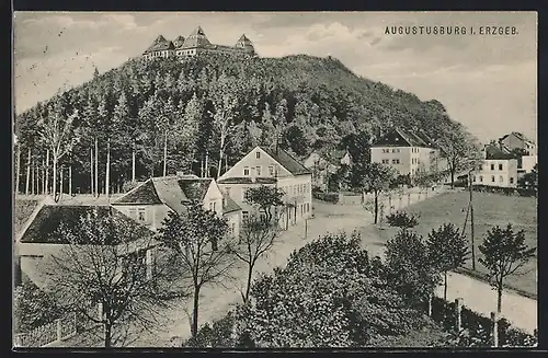 AK Augustusburg i. Erzgeb., Ortsansicht mit Burg